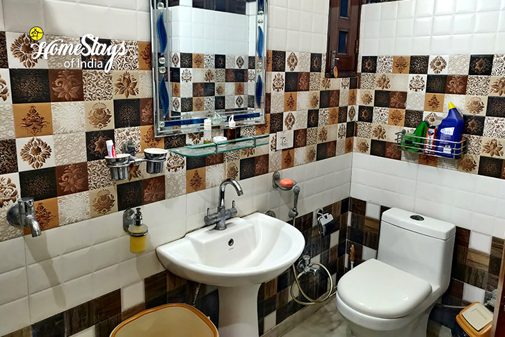 Bathroom-2-Cityside Homestay, Zirakpur-Chandigarh
