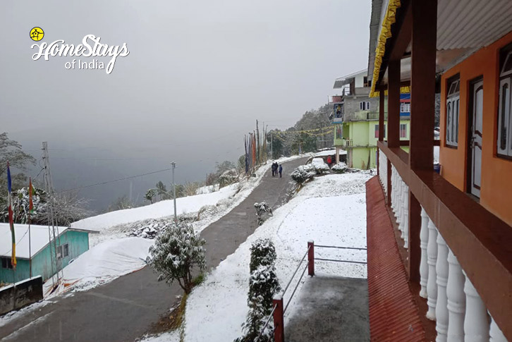 Balcony-View-Shining Star Homestay-Okhrey