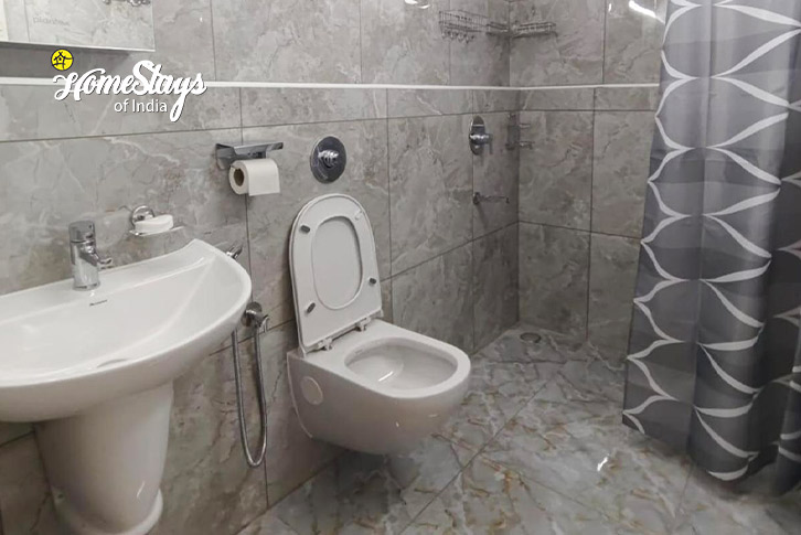 Bathroom-1-Modern Haven Homestay
