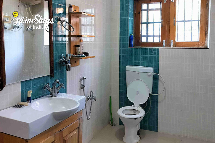 Bathroom-1-The Emerald Cottage-Baramulla