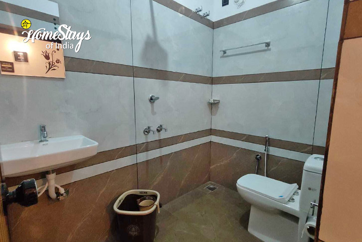 Bathroom-1-Waves & Wonders Homestay-Varkala