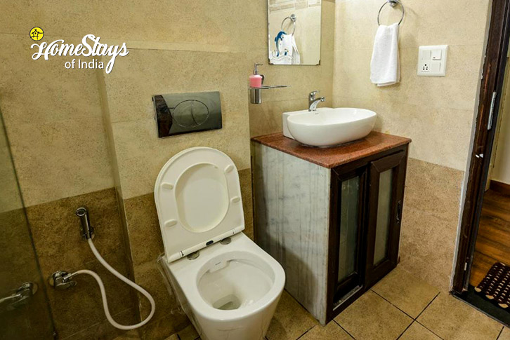 Bathroom-2-Pine Crest Villa-Dharamshala