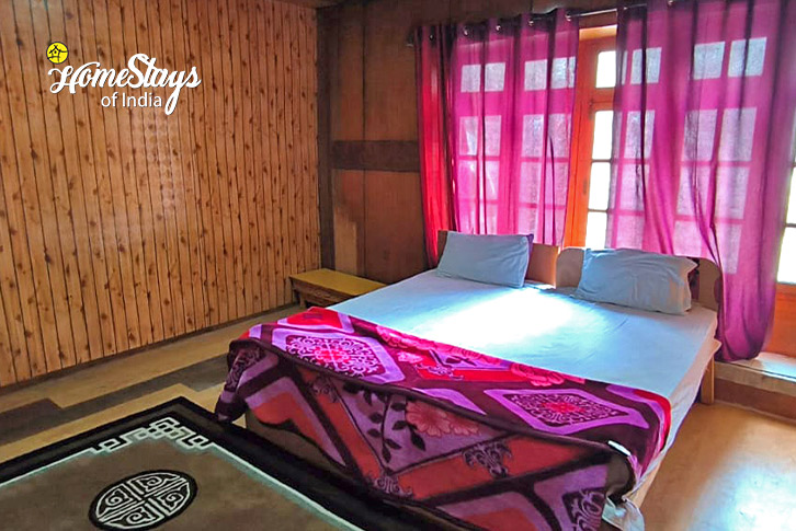 Bedroom-1-Upper Dah Homestay-Aryan Valley