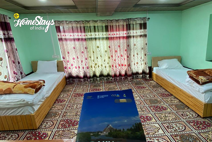 Bedroom-1-Eternal Peaks Homestay-Drass
