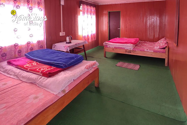 Bedroom-1-Shining Star Homestay-Okhrey