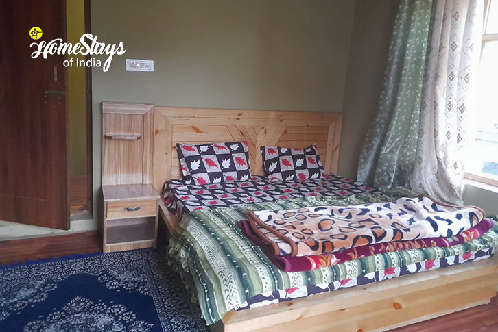 Bedroom-2-Coziness Homestay-Kaza