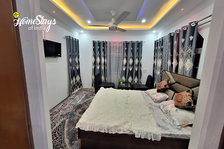 Classic-Room-2.2-Chandpora Homestay-Srinagar 