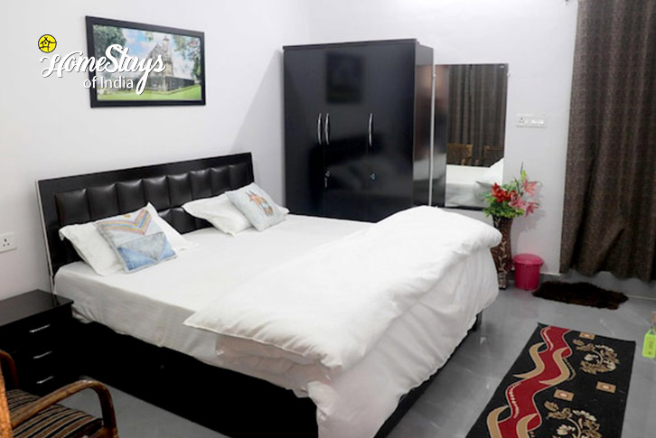Classic-room-2.1-The Temple Town Homestay-Khajuraho