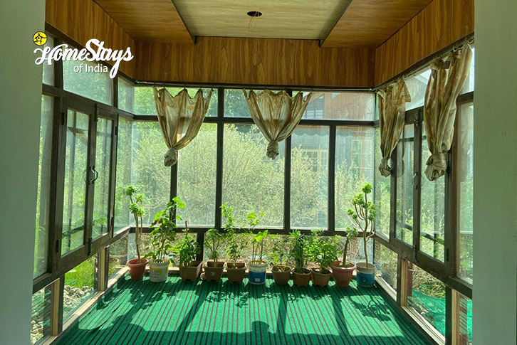 Common-Area-Eternal Peaks Homestay-Drass