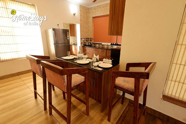 Dining-Pine Crest Villa-Dharamshala