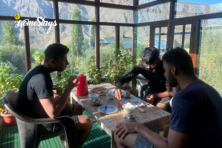 Dining-Area-Eternal Peaks Homestay-Drass
