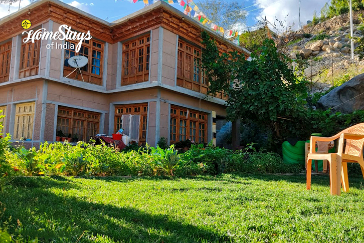 Exterior-Upper Dah Homestay-Aryan Valley-1