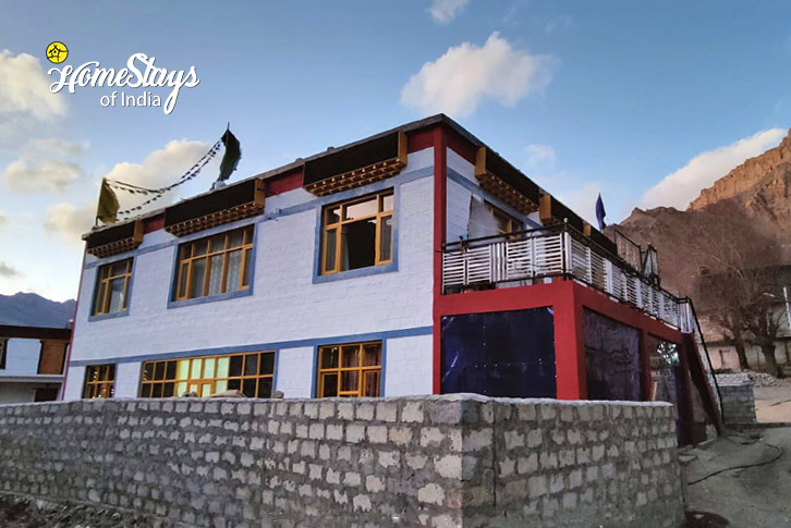 Exterior-Coziness Homestay-Kaza