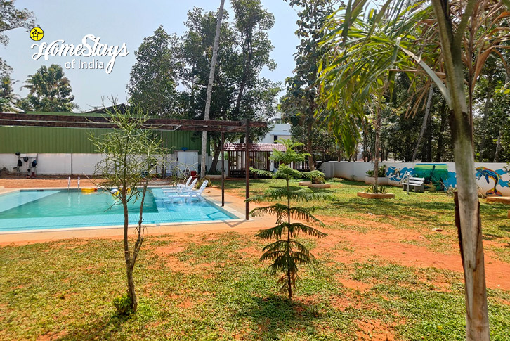 Open-Garden-Area-Waves & Wonders Homestay-Varkala