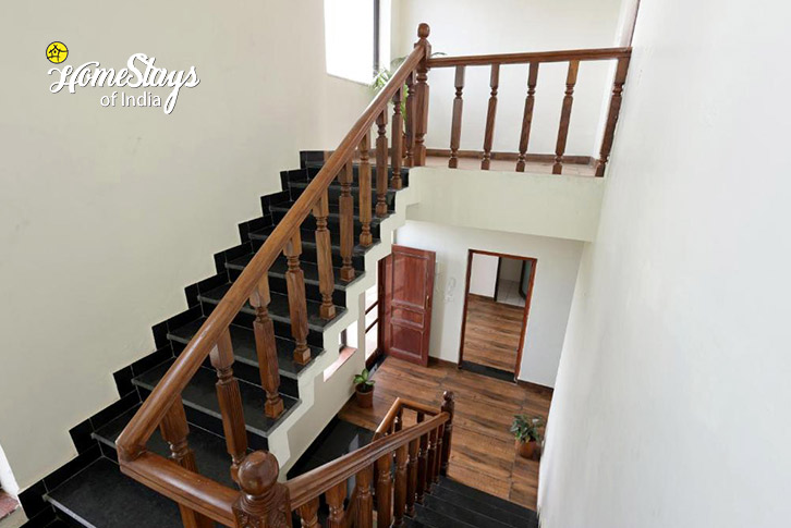 Stair-Pine Crest Villa-Dharamshala