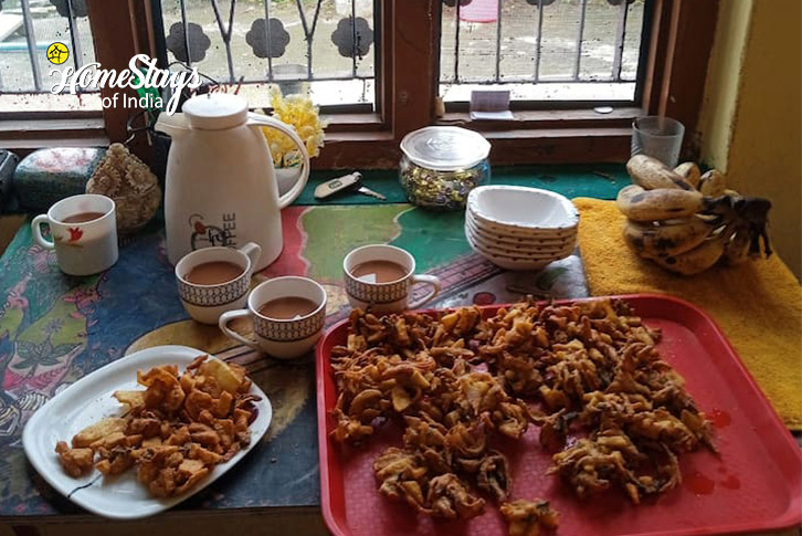 Tea-Pakora-Ektara Echo Homestay-Narender Nagar