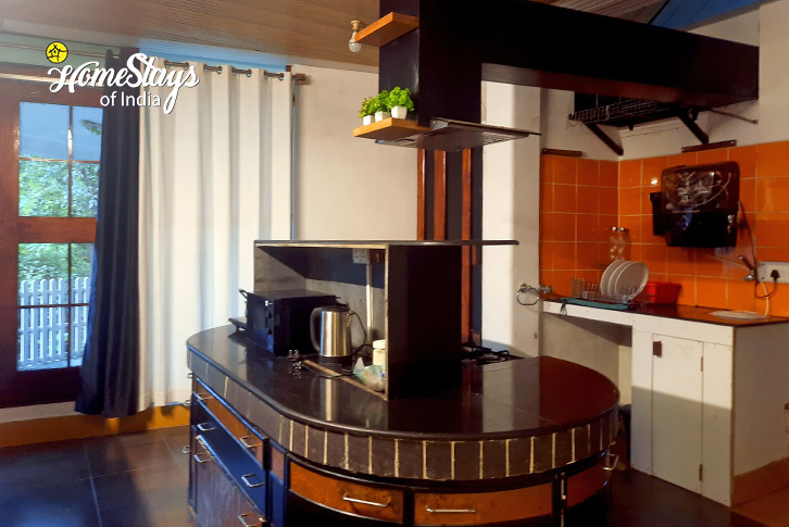 Guest Kitchen-Cozy Cove Homestay-Bhimtal