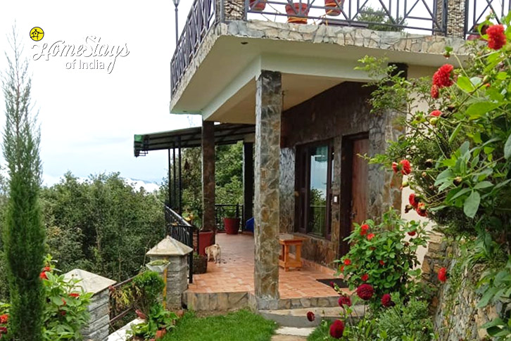 Exterior-Sargakhet Cottage-Mukteshwar