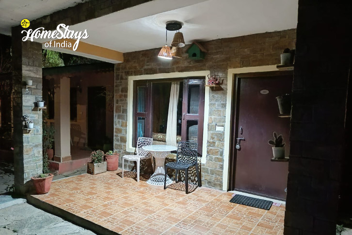 Frontyard-Sargakhet Cottage-Mukteshwar