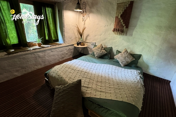 Classic Room, Saanjh by the River Homestay-Trithan Valley