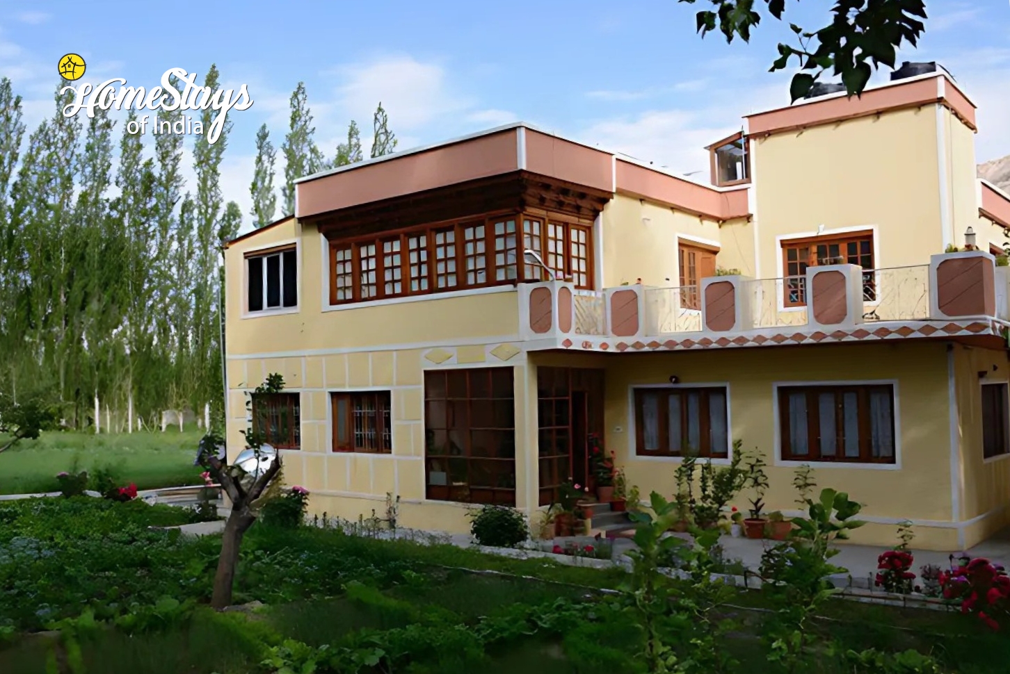 Exterior-Golden Peak Homestay-Shey