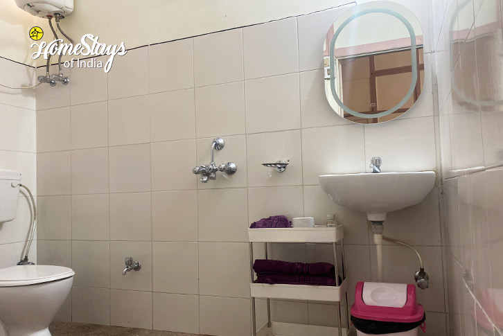 Bathroom-Imperial Heritage Homestay-Shillong 