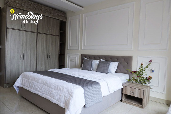 Classic Room 1-Highland Whisper Homestay, Kasauli