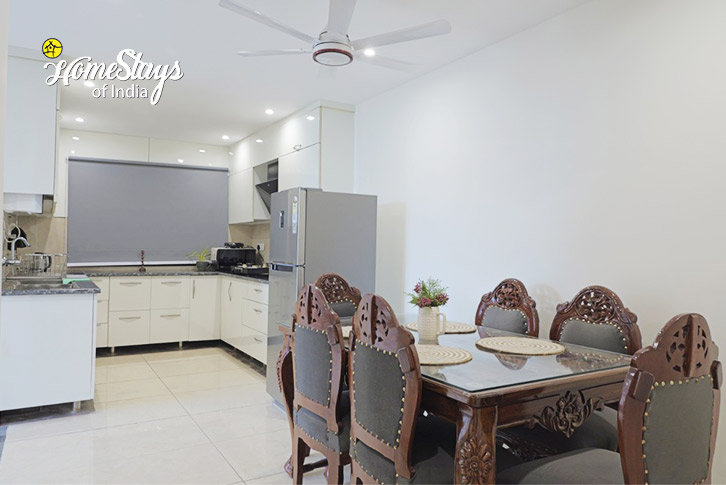 Kitchen & Dining-Highland Whisper Homestay, Kasauli
