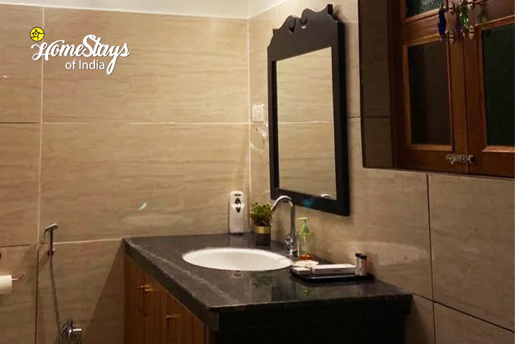 Washroom-Padlia Heritage Haven Homestay-Ajmer