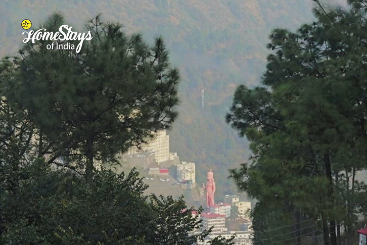 Window View-Highland Whisper Homestay, Kasauli