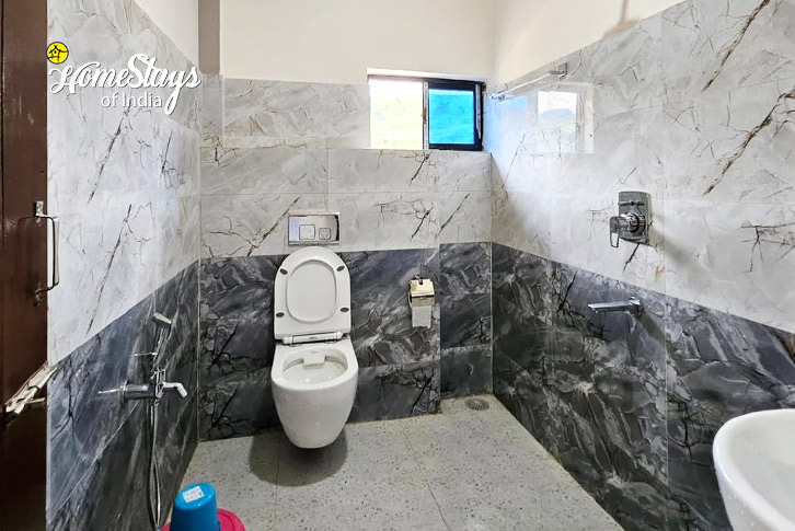 Bathroom-Happy Hills Homestay-Mechuka