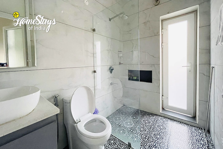 Bathroom-The Sojourn Leaf Homestay-Panchkula 