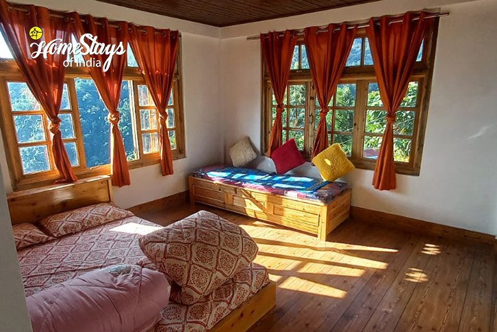 Classic Room 1-The Quiet Perch Cottage, Rampuria - Darjeeling 