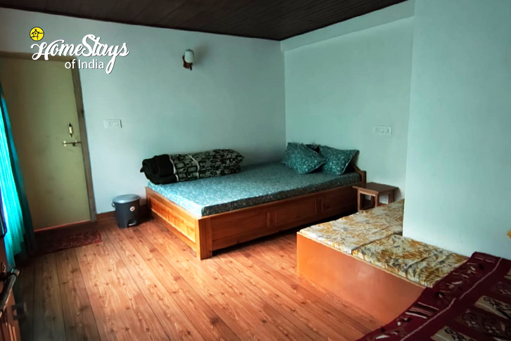 Classic Room 2-The Quiet Perch Cottage, Rampuria - Darjeeling 