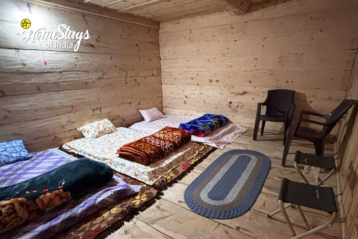 Classic Room-The Alpine Homestay, Jakhol