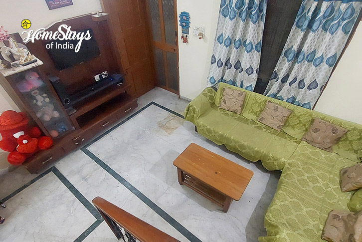 Living-Midtown Medley Homestay, Indore 