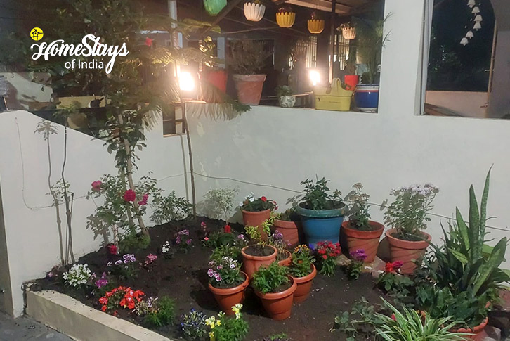 Outdoor-Midtown Medley Homestay, Indore 