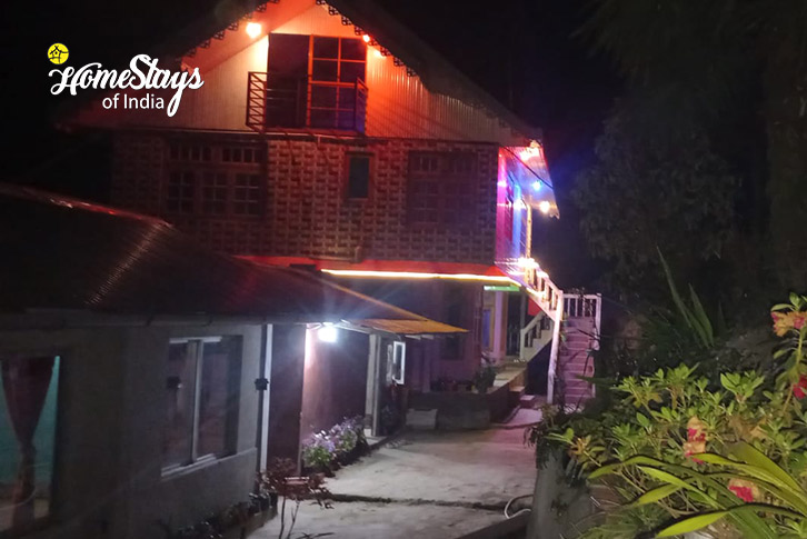 Pathway-The Quiet Perch Cottage, Rampuria - Darjeeling 