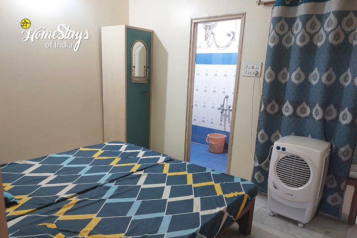 Room 2-Midtown Medley Homestay, Indore 