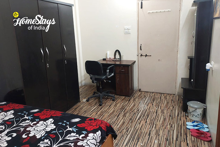 Room 3-Midtown Medley Homestay, Indore 