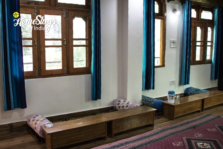 Sitting-Serene Escape Homestay-Kalpa