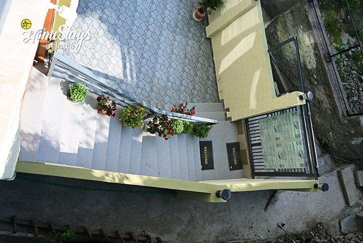 Stair-Mountain Mania Homestay, Jari-Kasol
