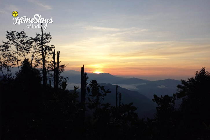 Sunset-View-The Quiet Perch Cottage, Rampuria - Darjeeling 