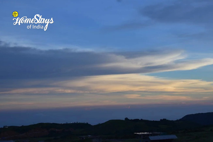 Sunset-Cloud Nest Bamboo Homestay-Cherrapunji 