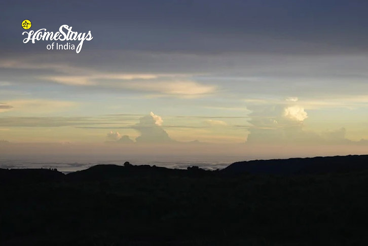 Sunset View-Cloud Nest Bamboo Homestay-Cherrapunji 