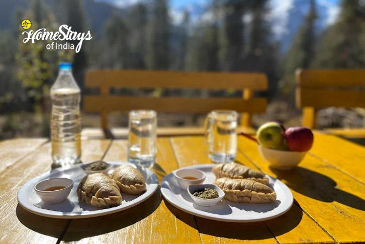Breakfast-Snow pine Cottage, Tosh - Parvati Valley 