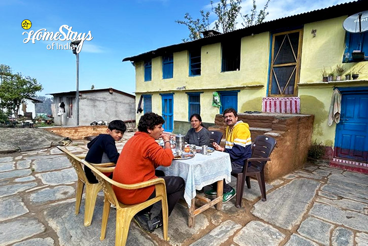 Dining-Beyond the Pines Homestay-Binsar