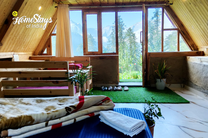 Family-Room-Snow pine Cottage, Tosh - Parvati Valley 