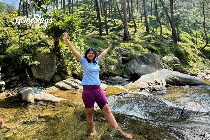 happy Guest 2-Beyond the Pines Homestay-Binsar